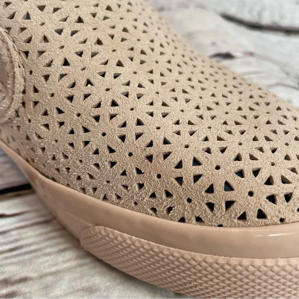 Sperry Seaside Nautical Light Pink Perforated Slip On Loafer Shoes‎ Women’s 7.5M